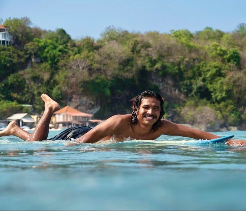 Color of Life Surf School