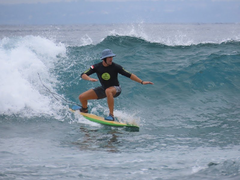 Newbro Surfing Nusa Lembongan