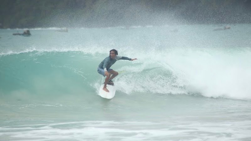 aziz surf instructor🏄‍♂️🏄‍♂️