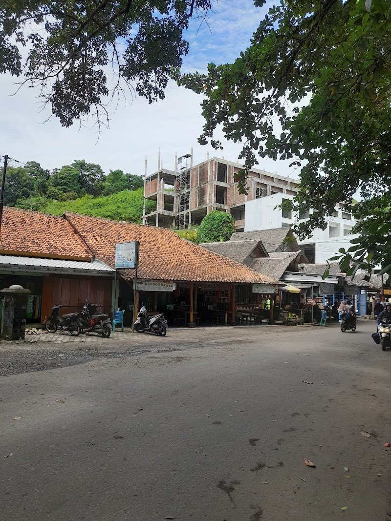 Batukaras Surf Resort