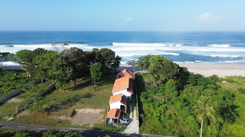 AK's Surf Resort