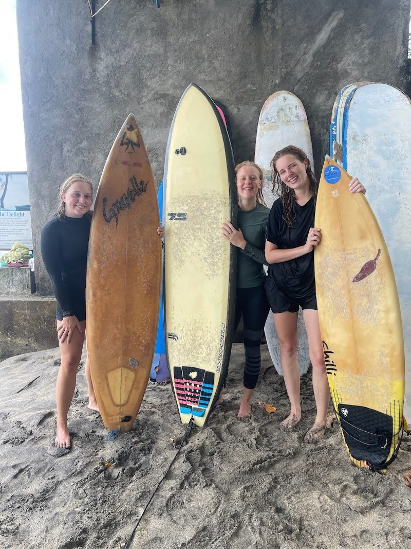 Izzy Surf School Lombok